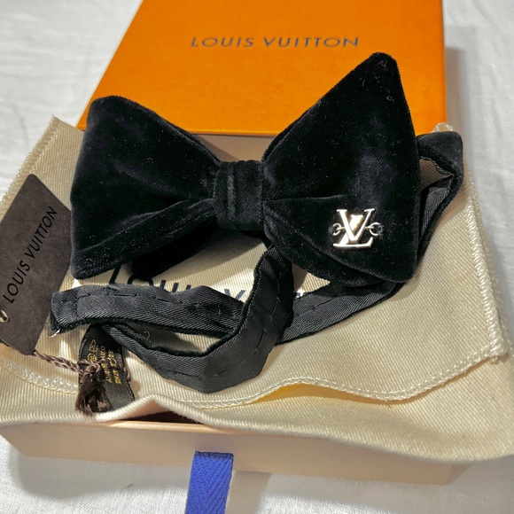 🔥LV HOLIDAY 25’🔥🆕💯ULTIMATE LOUIS VUITTON ECLIPSE MNG CHAIN VELVET BOW TIE🔥 - Picture 7 of 17